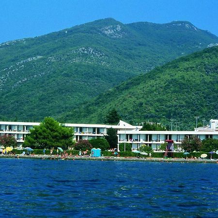 Hotel Kamelija Доня Ластва Екстериор снимка