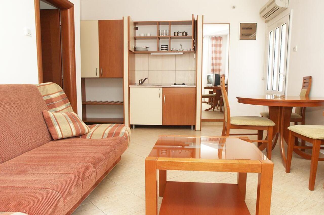 Hotel Kamelija Доня Ластва Екстериор снимка