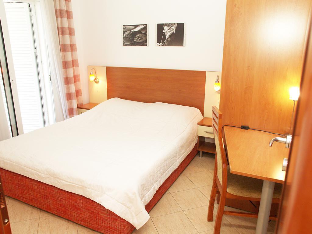 Hotel Kamelija Доня Ластва Стая снимка