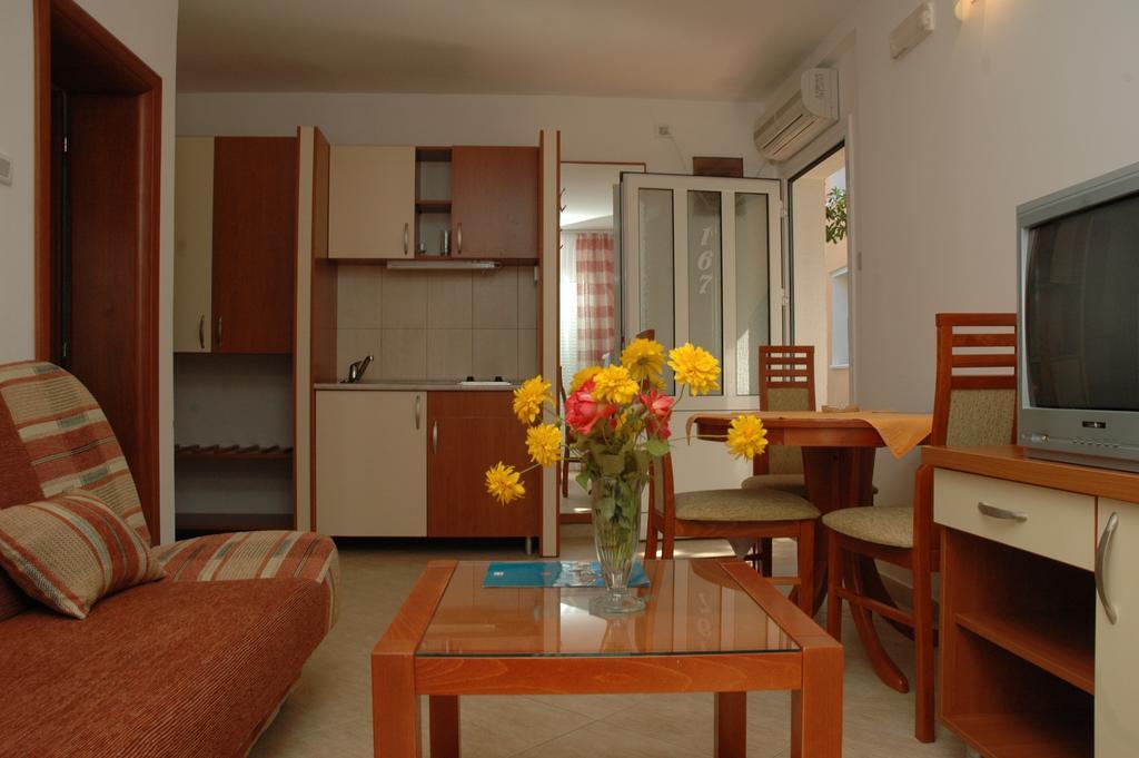 Hotel Kamelija Доня Ластва Стая снимка