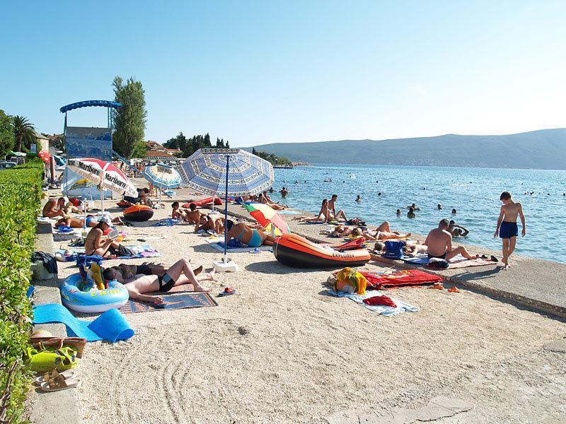 Hotel Kamelija Доня Ластва Екстериор снимка