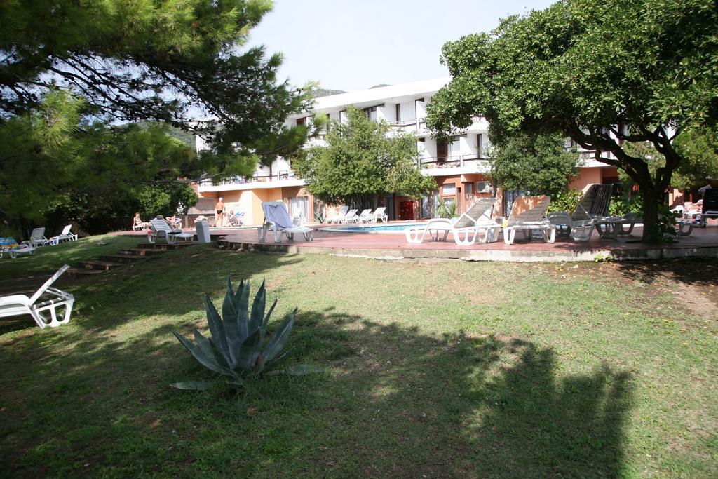 Hotel Kamelija Доня Ластва Екстериор снимка