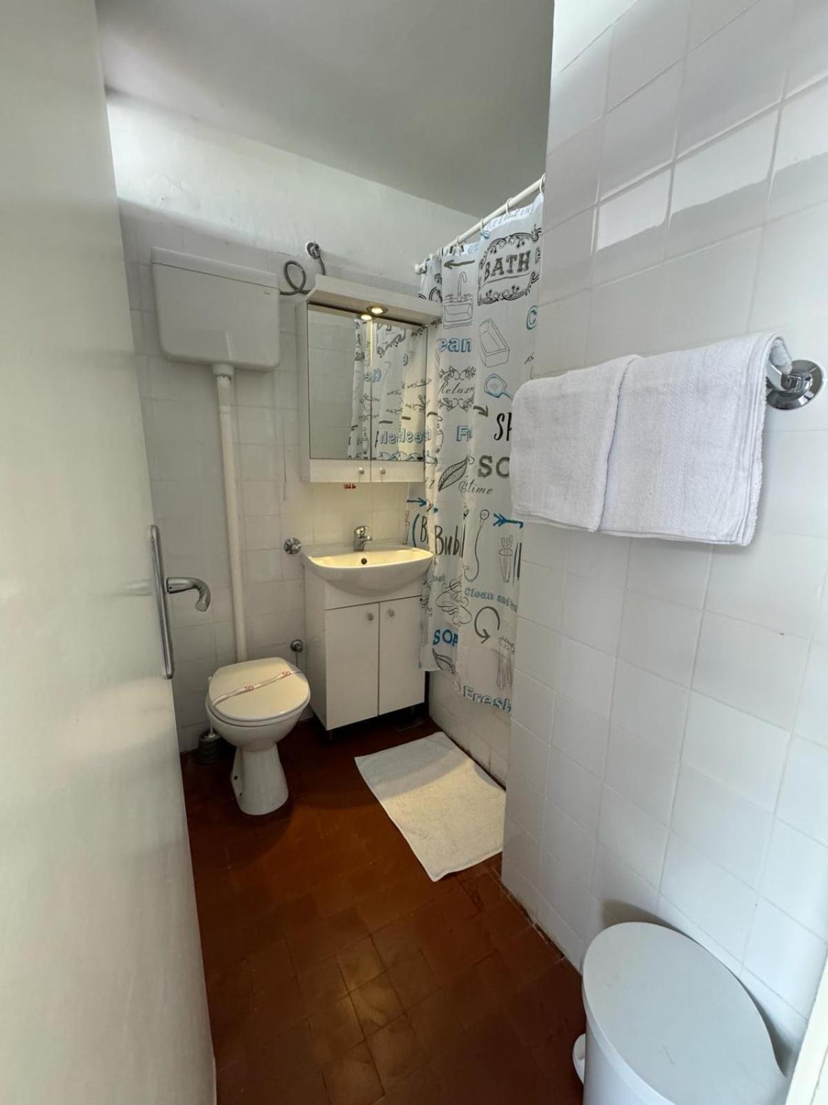 Hotel Kamelija Доня Ластва Екстериор снимка